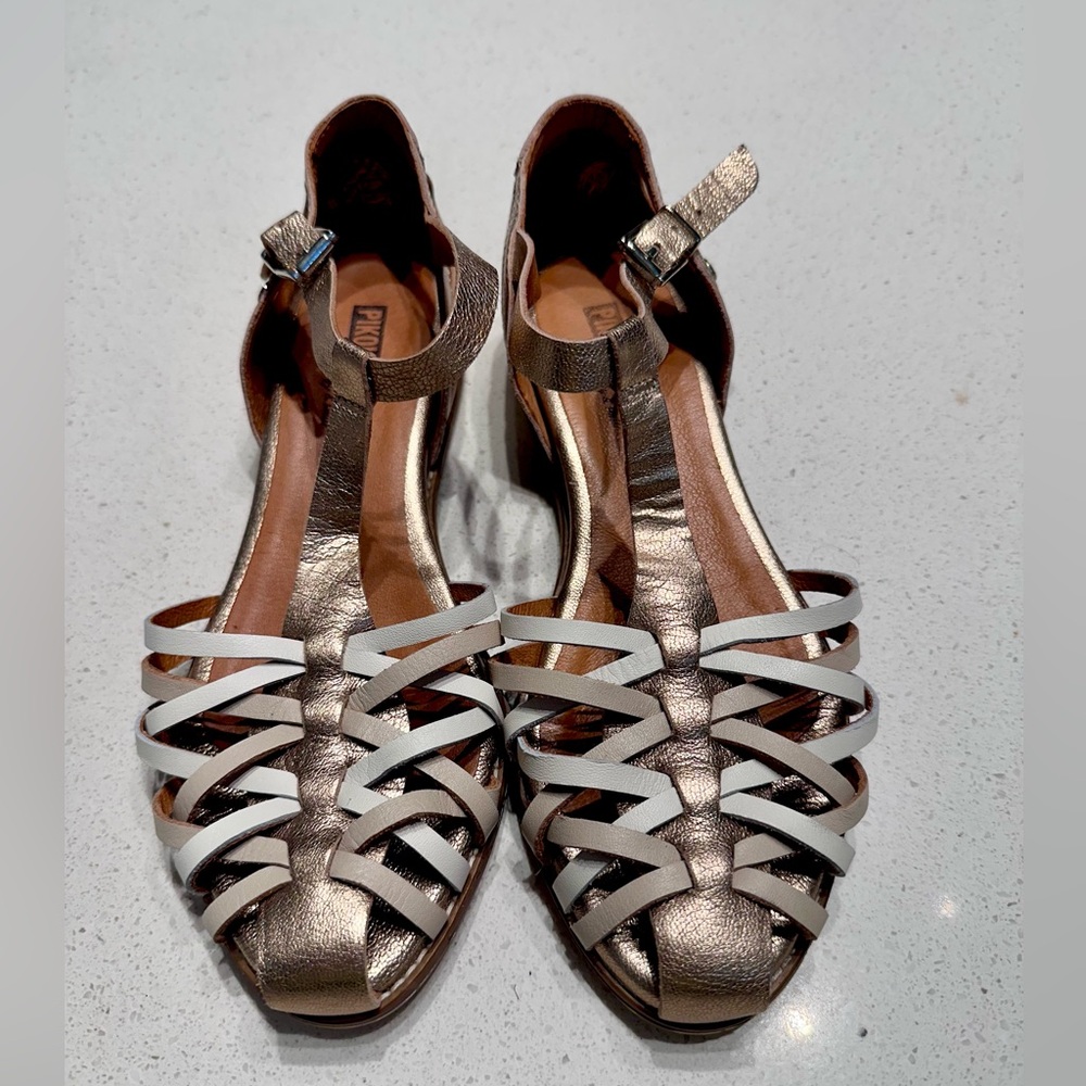 PIKOLINOS Women's Metallic Strappy Fisherman’s Sandals